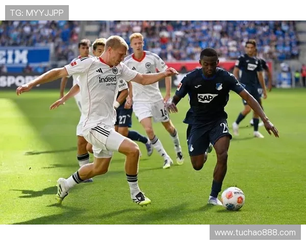 足球员是否会主动找球星要签名该如何理解与看待 足球员是否会主动找球星要签名该如何理解与看待