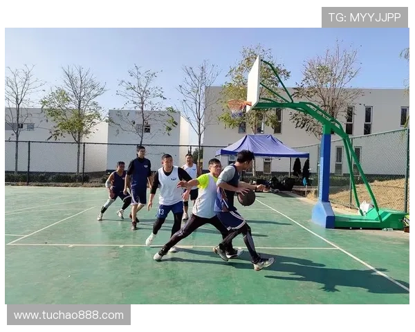 足球战队核心球星引领团队奋勇拼搏共创辉煌新篇章 足球战队核心球星引领团队奋勇拼搏共创辉煌新篇章